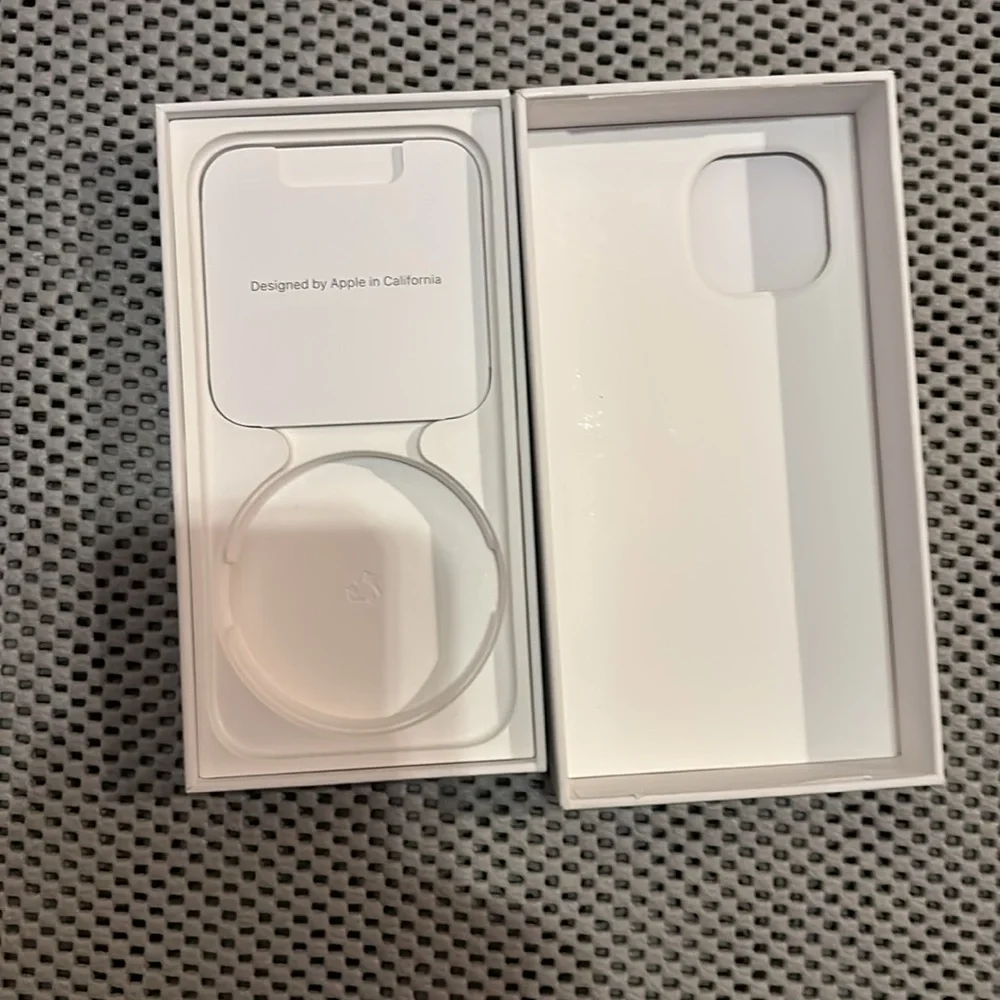 Apple iPhone 15 Pink 128 GB Box Only Empty